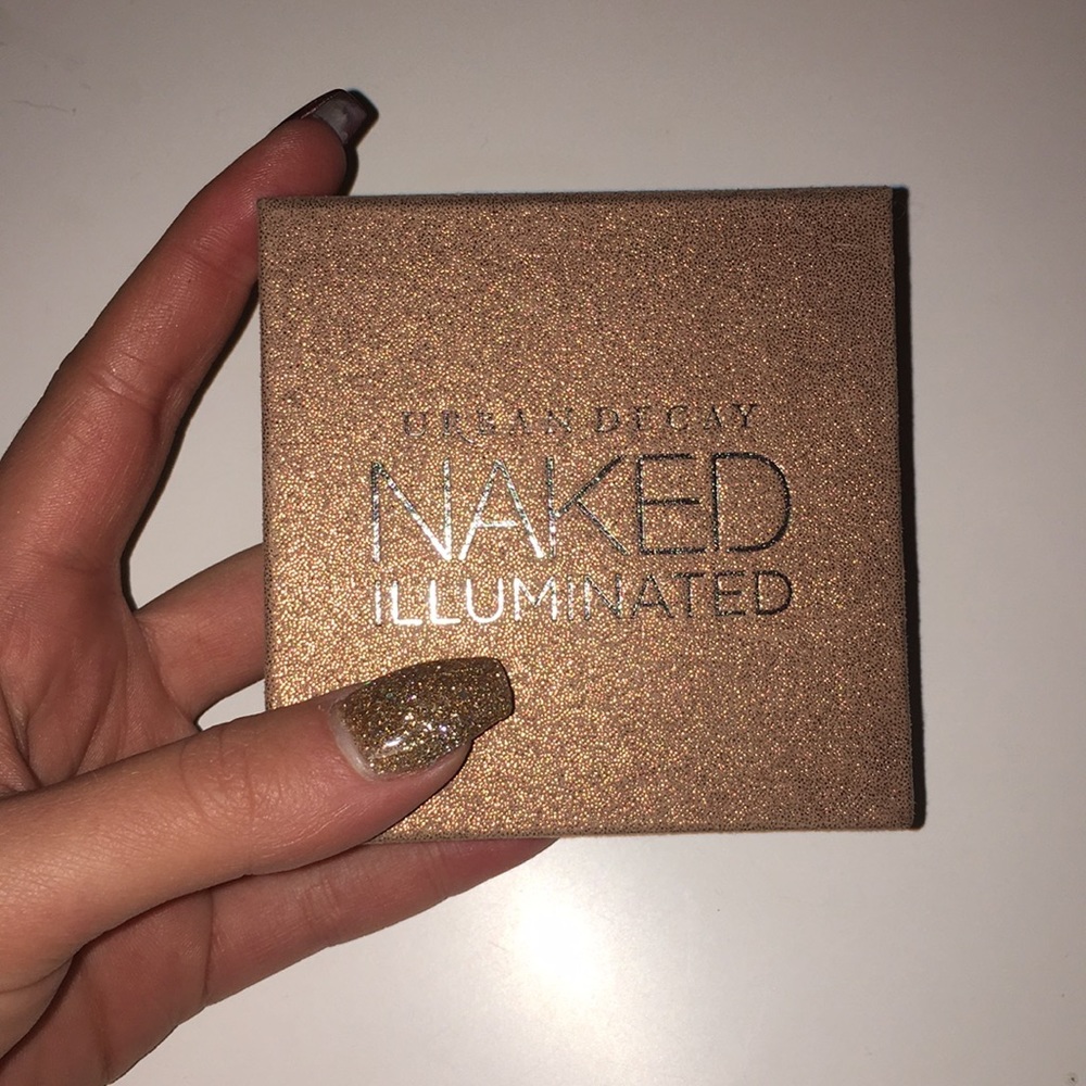 Naked illuminated highlight powder