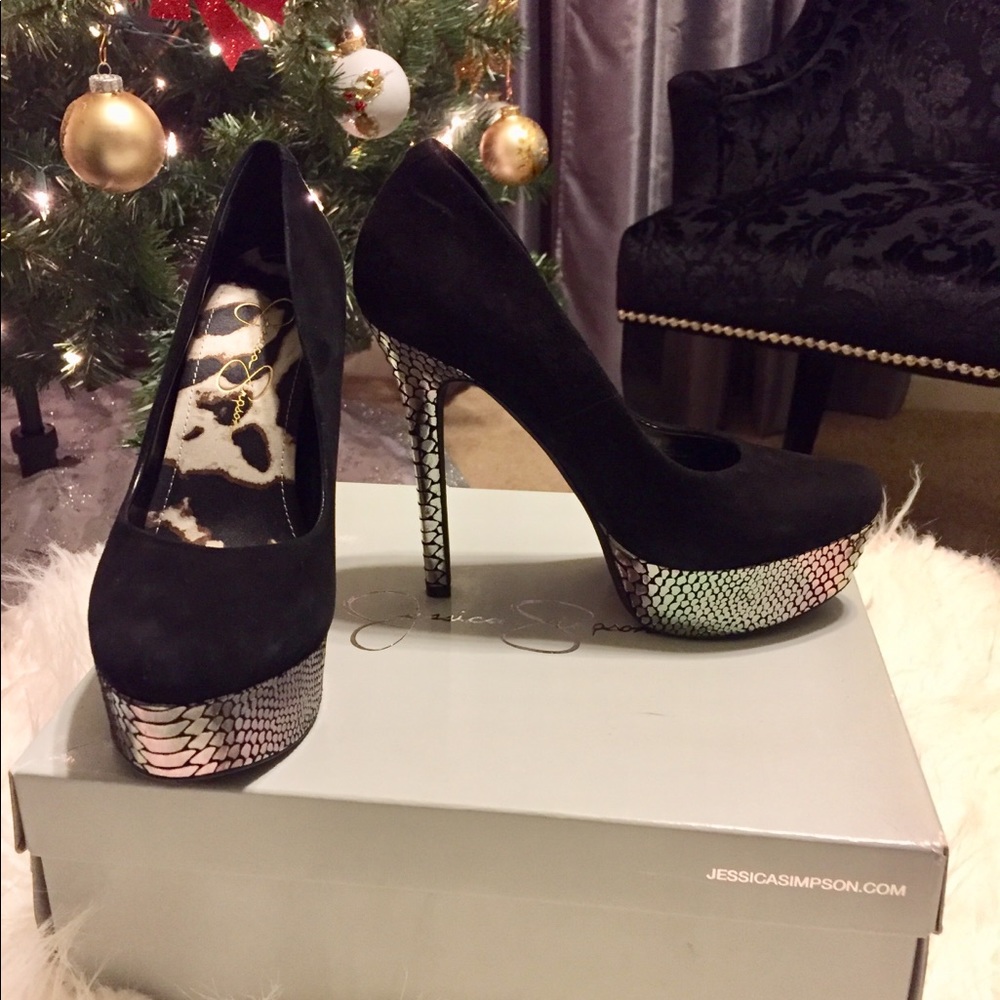 Jessica Simpson Perfect Holiday heel!