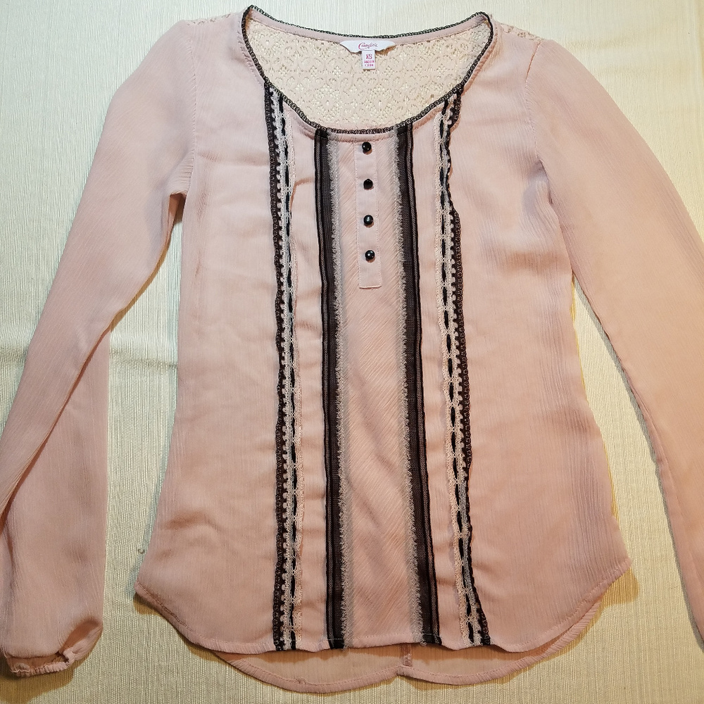 Candies pale pink blouse w black accents
