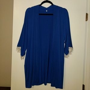 Robe with lace detail