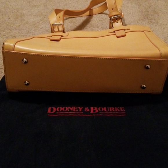 Dooney & Bourke - Picture 4 of 8