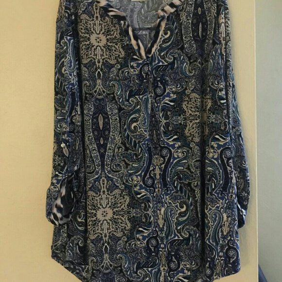 Plus size shirt - Picture 3 of 8