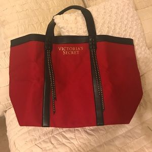 **OUT NOW** VS tote. Never been used.