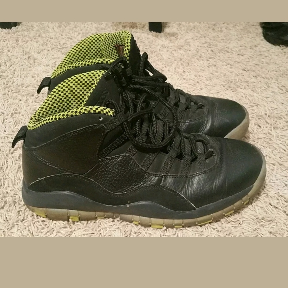 Air Jordan Retro 10 Venom Green size 10 men's