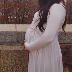 Sew trendy white maternity gown size M