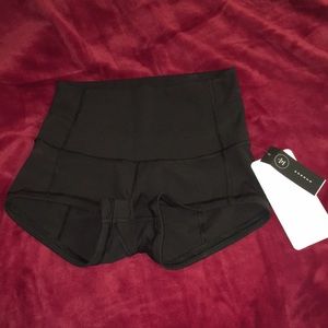 Lulu Lemon "Wunder Short 2" Fullux" shorts!