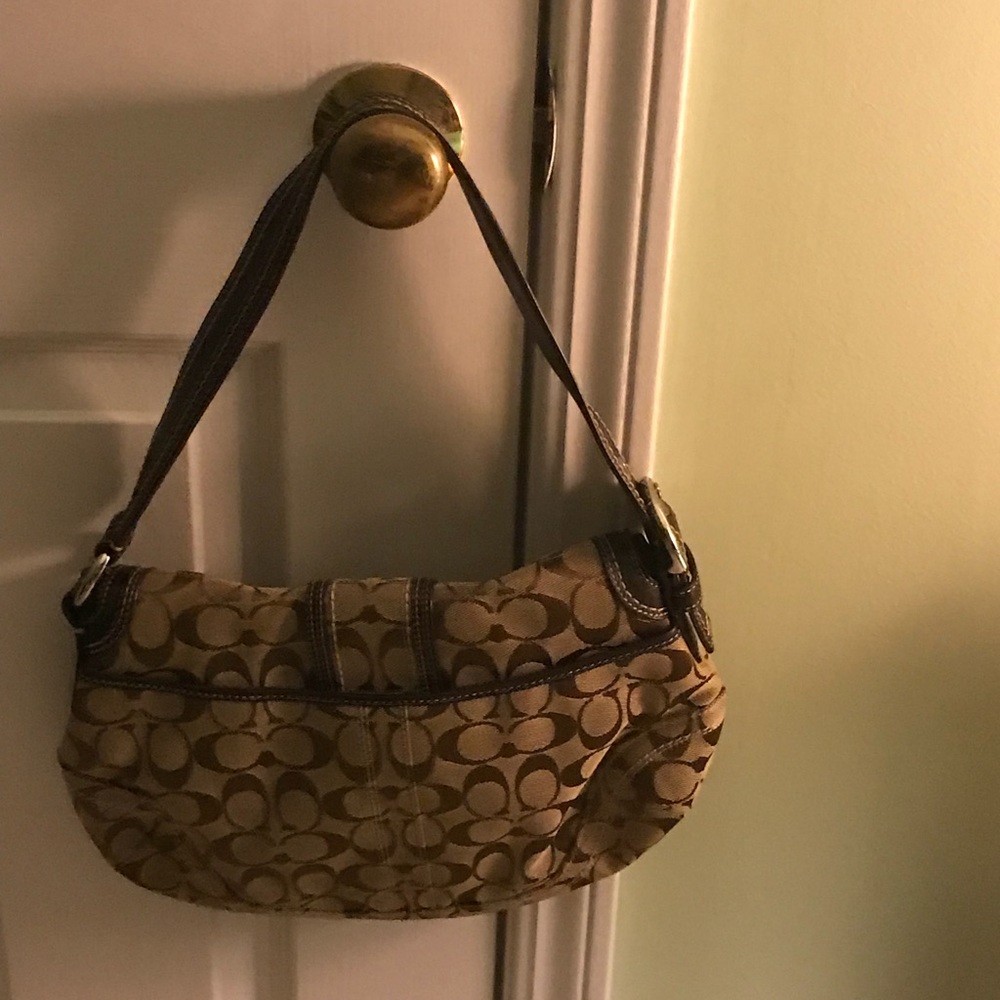 Coach - Picture 2 of 3