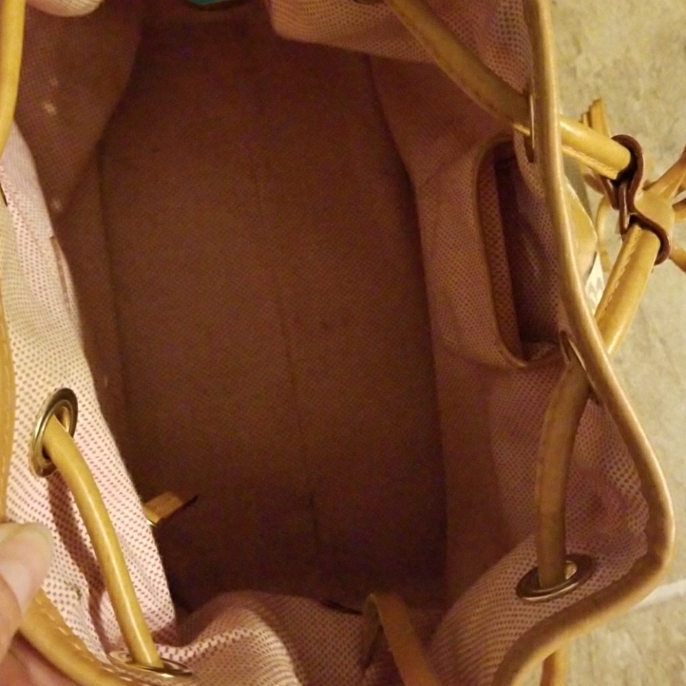 Dooney & Bourke - Picture 4 of 4