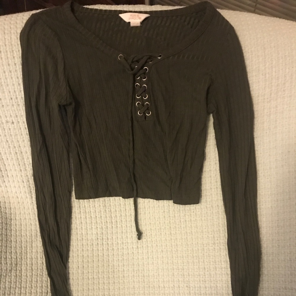 Army green long sleeved crop top
