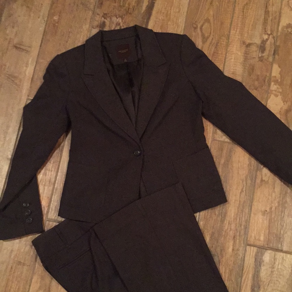 Women’s business suit - The Limited Collection
