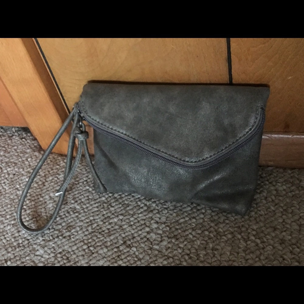 Maurice’s Gray Wristlet
