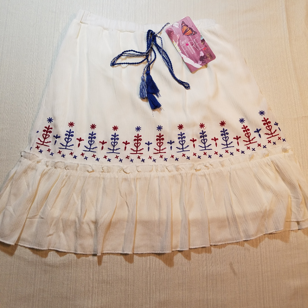 Love, Fire  cream skirt NWT