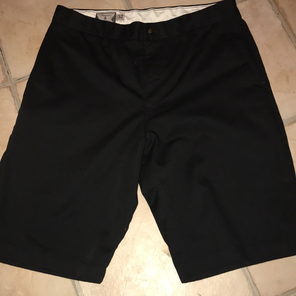 Volcom Black chino shorts
