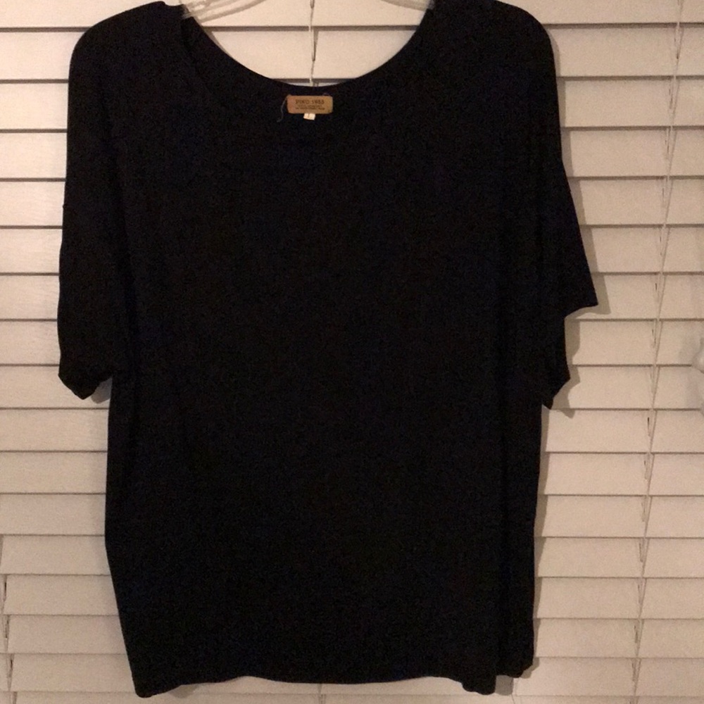 Black Piko Top
