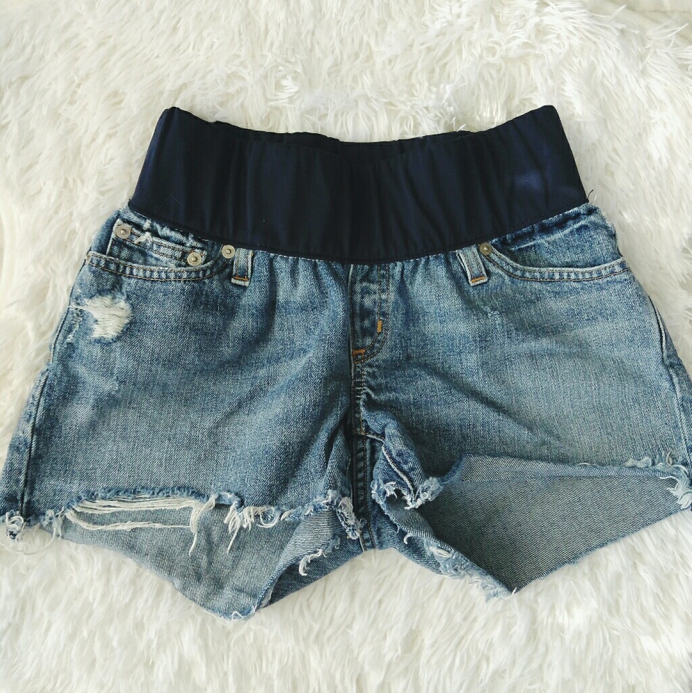 🚫SOLD🚫 GAP denim maternity shorts