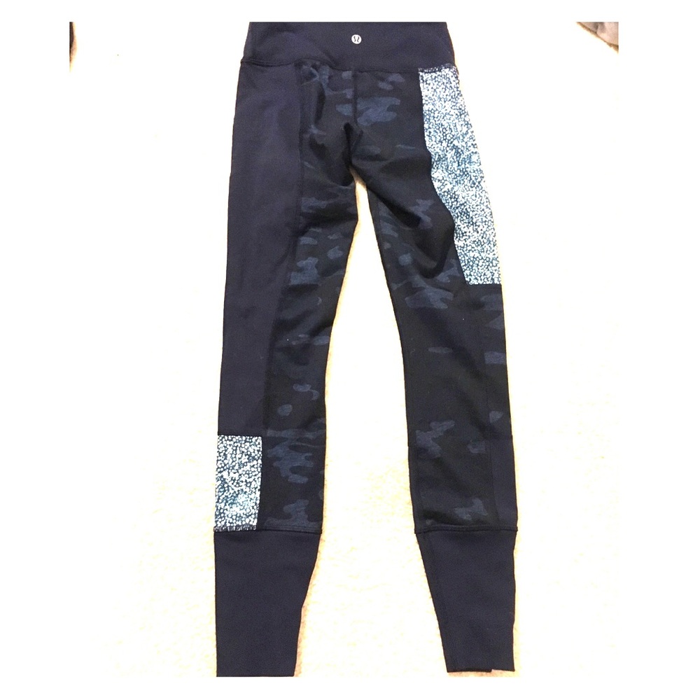 💙Lululemon Camo and Patch print legging💙