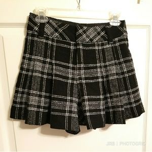 🚫SOLD🚫Alice + Olivia pleated wool short