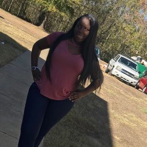 Meet your Posher, Yasmine