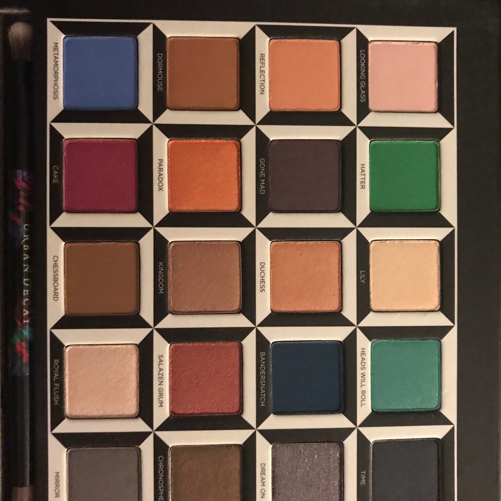 Urban Decay Alice Through The Looking Glass