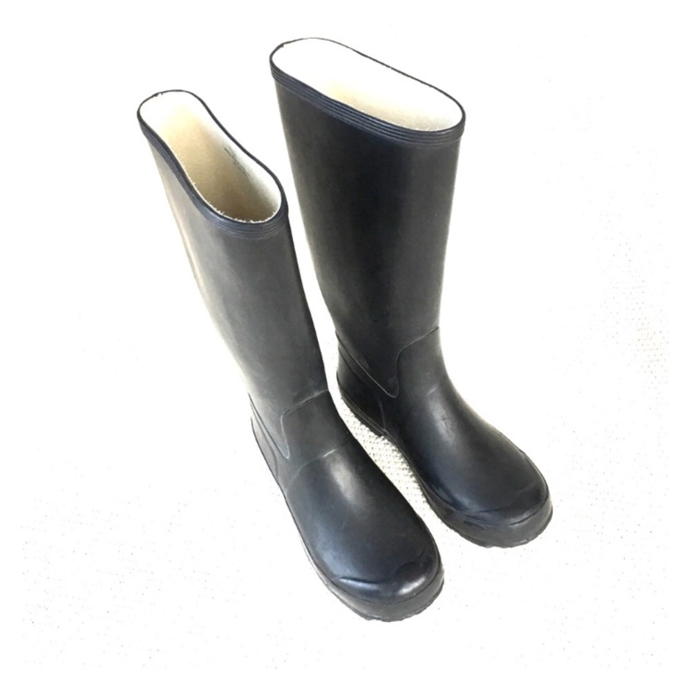 Steve Madden rain boots!