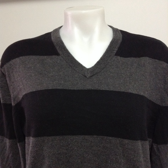 Old Navy V- Neck Sweater Striped Black&Gray  Large - Picture 8 of 8