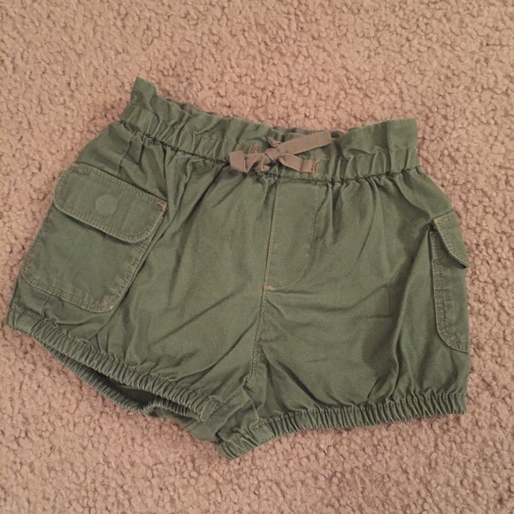 Gap Khaki Green Bubble Shorts