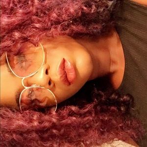 Meet your Posher, Mikiera