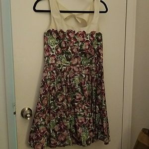 Floral peek back dress