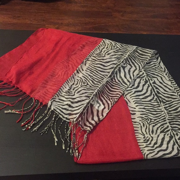 Fashion Scarves - Picture 3 of 3