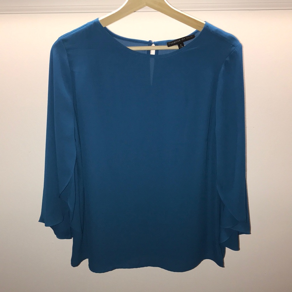 blue long slit sleeve blouse