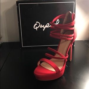 Quipid strappy red heels, never worn, size 8 1/2