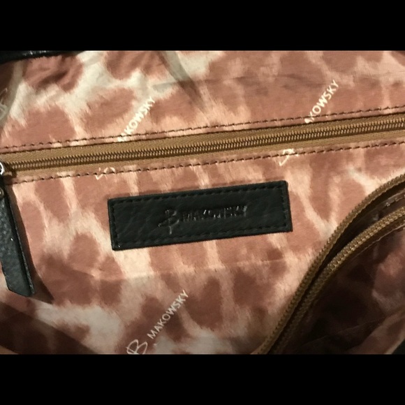 B Makowsky handbag - Picture 2 of 3