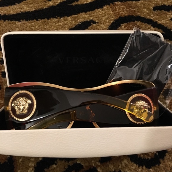Versace Accessories - Versace sunglasses nwot