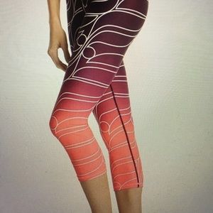 2DAY SALE Fabletics Pop Coral Ombré Capris