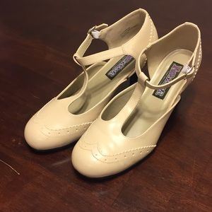 Cream Flapper Mary Janes Size 10