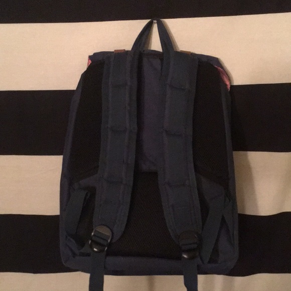Herschel Backpack - Picture 2 of 4