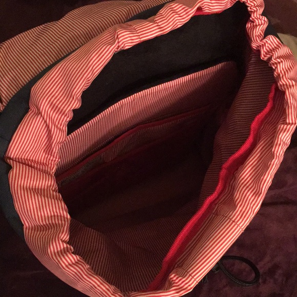 Herschel Backpack - Picture 3 of 4