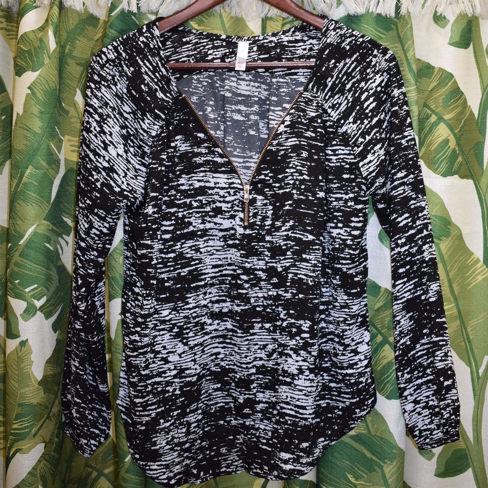 Black & White Zipper Down Blouse