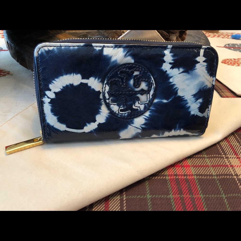 New WOT Authentic Tory Burch Tie Dye wallet