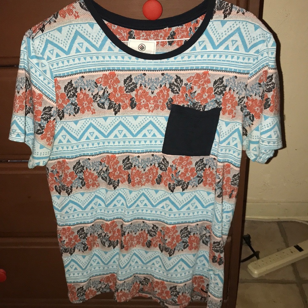 Men’s floral pocket tee