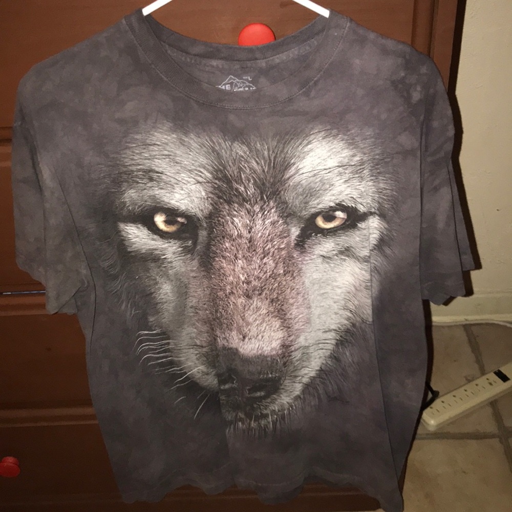 Men’s wolf t shirt