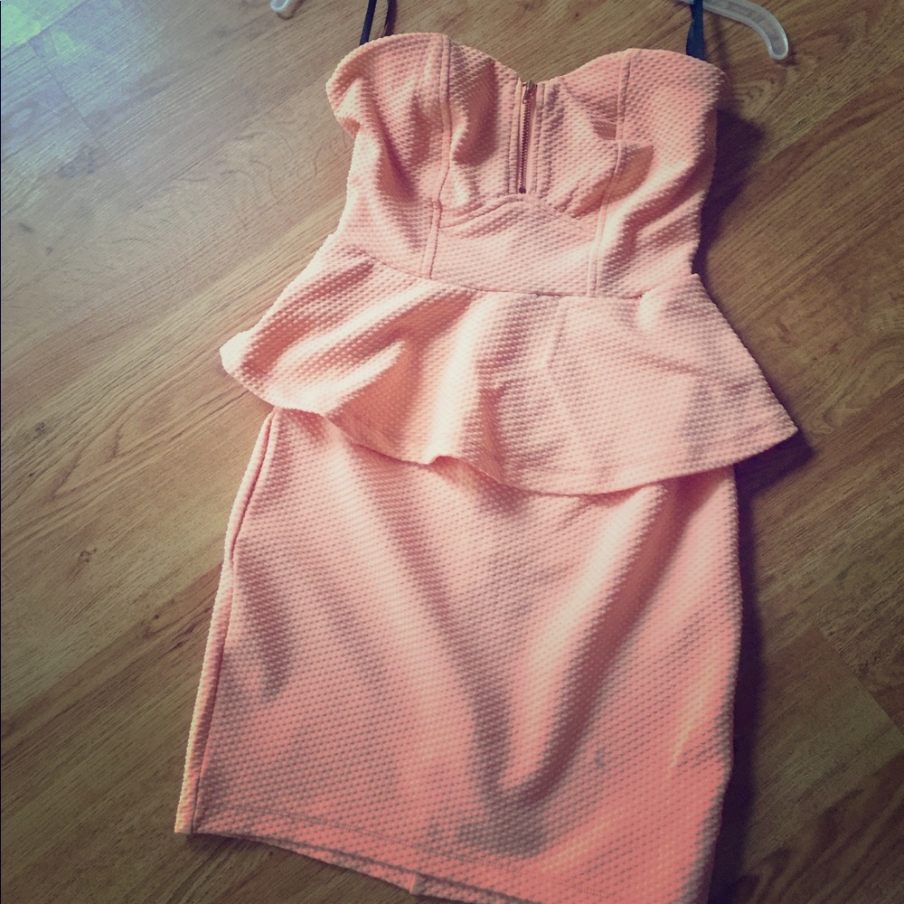 2b Bebe Peach Strapless Peplum Dress XS