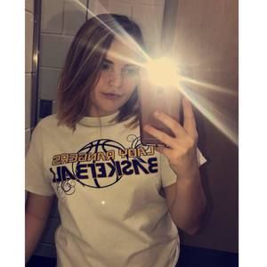 Meet your Posher, Becca