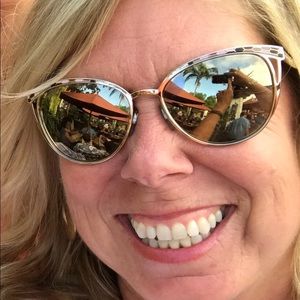 Meet your Posher, Janet