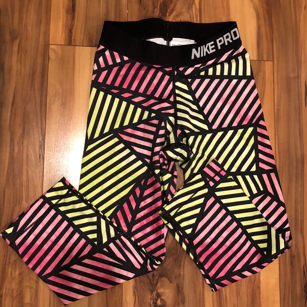 XS Nike Pro Capri Leggings