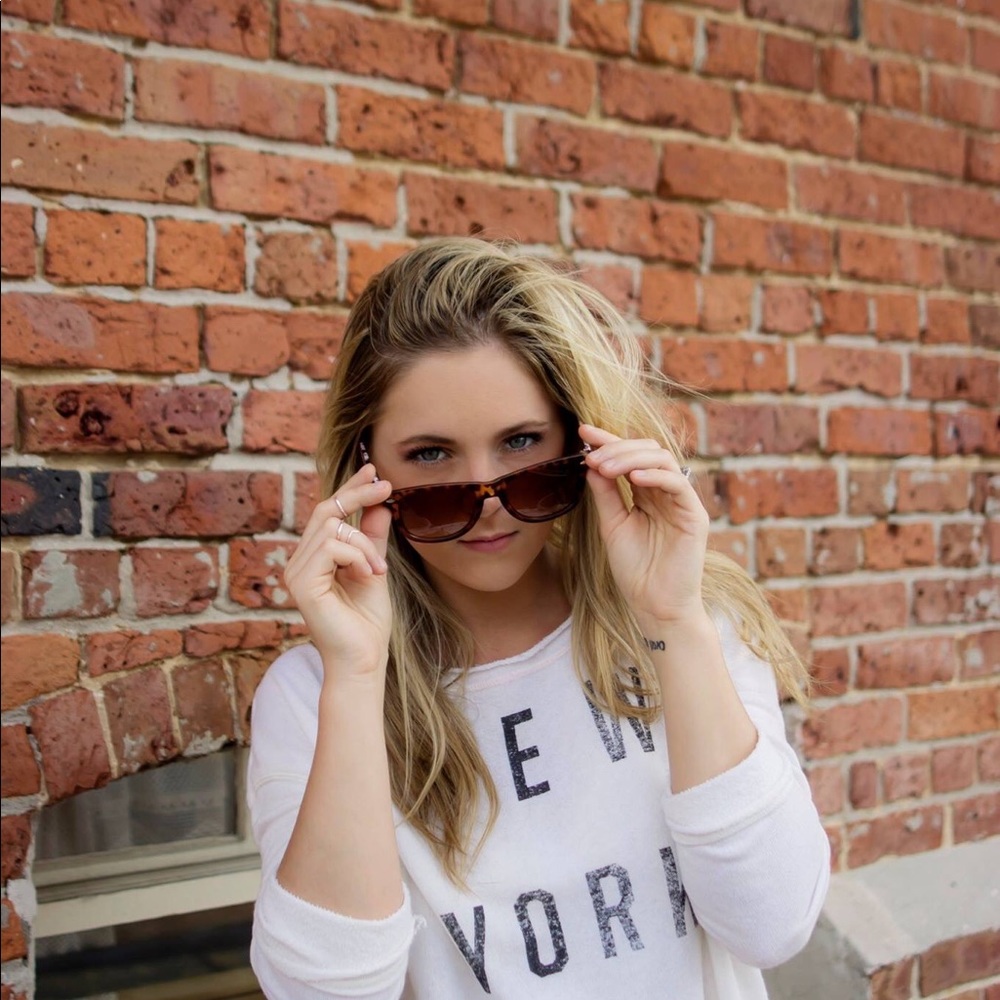 Meet your Posher, Graye