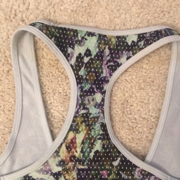 LULULEMON Workout Tank Sz 4 - Picture 3 of 3