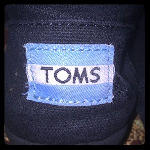 Toms size 8 gently used cleaned and washed