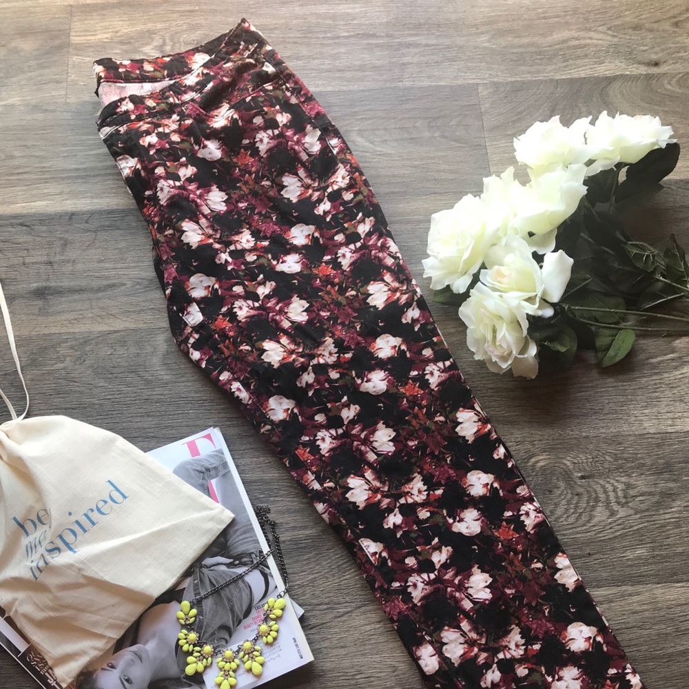 Flower Print Ankle Pants
