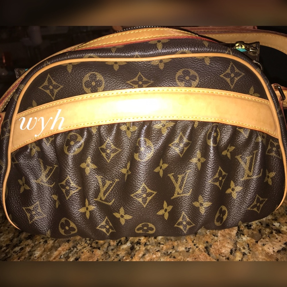 100% Louis Vuitton Klara Handbag Great Condition!